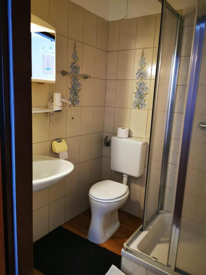 Hotel Goldene Krone 米斯特尔巴赫 外观 照片